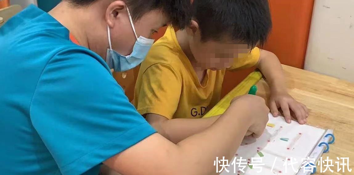 婴幼儿期|0-3岁宝宝精细运动发展训练方案,建议家长一定要收藏!