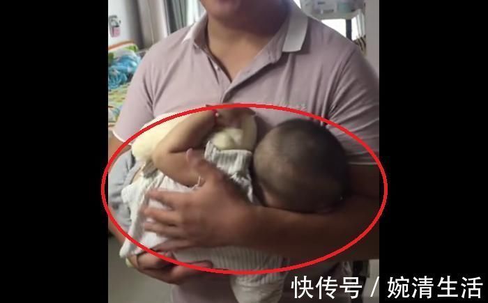 肚子疼|宝爸哄孩子的招数,妈妈笑到肚子疼,宝宝“骗人”的技术真高