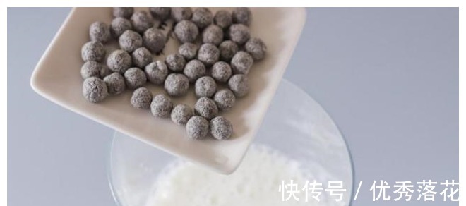 冤枉钱|别再花冤枉钱买奶茶了!手把手教你自己做,美味解渴还省钱!