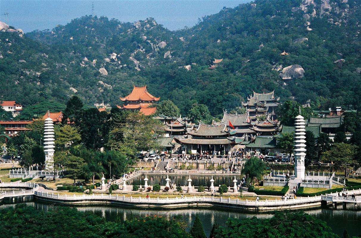 寺庙|这座寺庙是网红景点，却坚持不收门票，还送游客香火