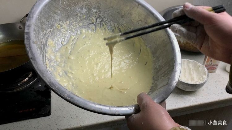 面粉|炸鱼时,有人用淀粉有人用面粉?都不对,大厨教你正确做法