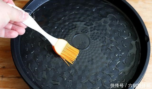 我家玉米从不煮着吃,加3个鸡蛋,不用蒸不用炒,出锅孩子抢着吃