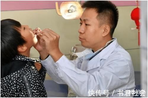 孩子|孩子不小心被鱼刺卡住喉咙,不要慌,父母的这个做法值得肯定