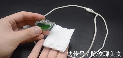 你家有风油精吗？这个用途太聪明了，一年能省不少钱，涨知识了