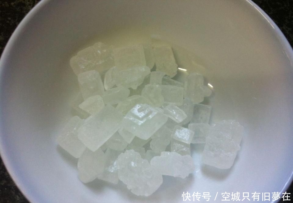 根除|13年的湿气,1块冰糖这样用,5天彻底根除!存下备用