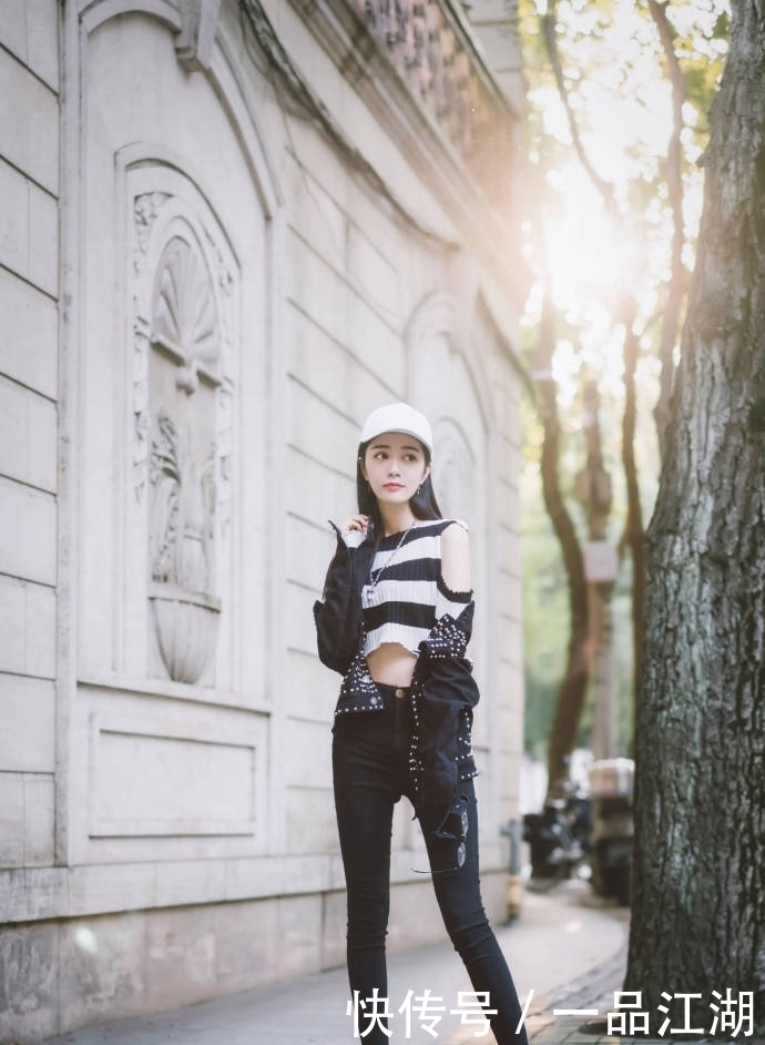 曲线|紧身牛仔裤美女,穿出紧致动人曲线,显得十分好看!