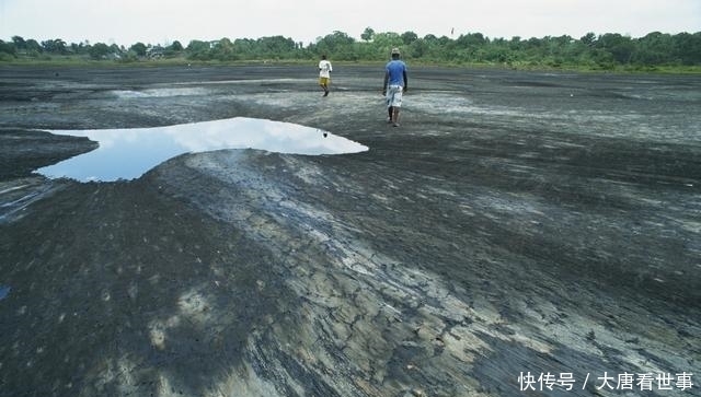 全球|全球最大沥青湖：没有一滴水，沥青储量超1千万吨，足以开采273年