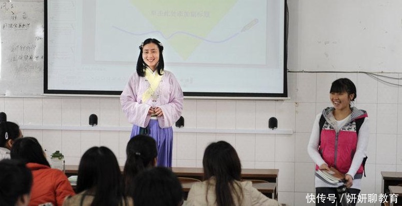 爆笑|各学科老师穿汉服上课，语文老师最仙气，历史老师引发爆笑