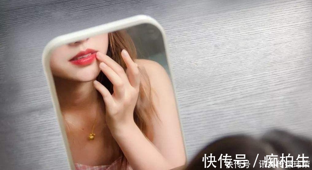 小技巧|中年女人不会化妆没关系,教你3个小技巧,“素颜”出门也好看