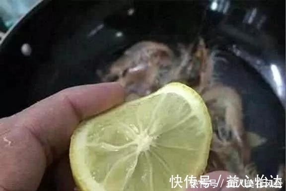 营养|煮虾的时候加入这种水果,不但鲜嫩美味,而且去腥又营养