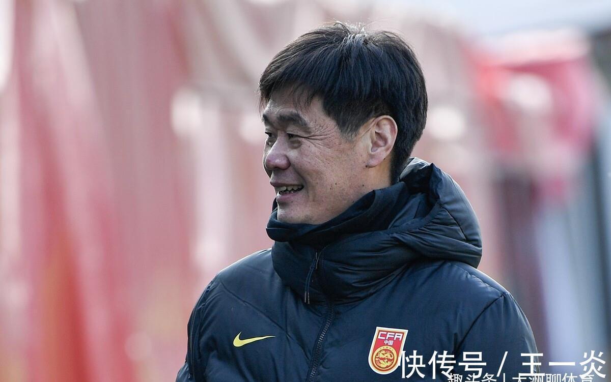 12强赛|来了,国足“老毛病”再现!李霄鹏估计很烦恼,对战日本少输当赢