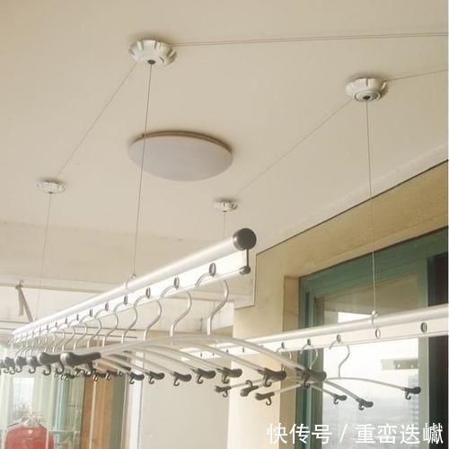 晾衣杆|阳台不要装晾衣杆了,现在都流行装这种代替,方便又实用
