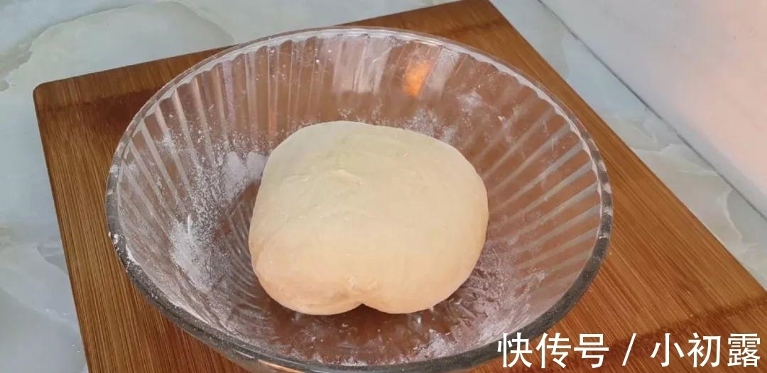 面包|面粉这样做才好吃, 不用烤箱, 不用黄油, 也能做出拉丝面包, 超香