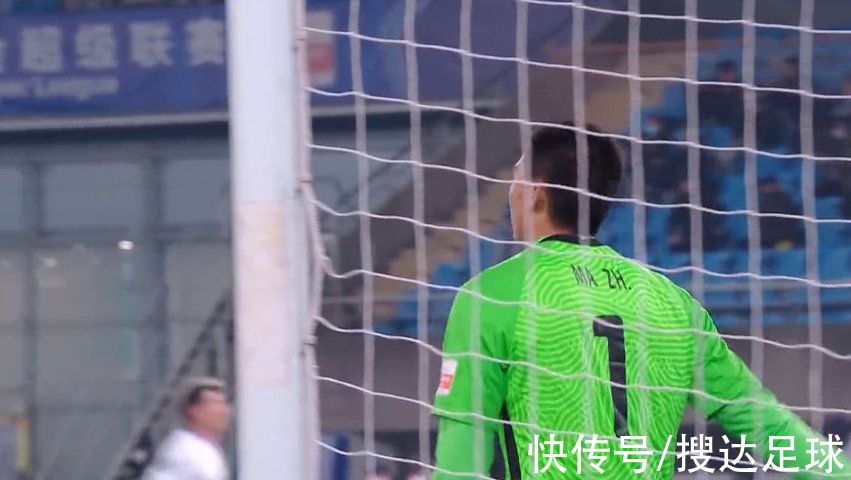 申花|1-1！中超保級組離譜一戰(zhàn)：互相送禮，門將2次致命失誤，快急哭了