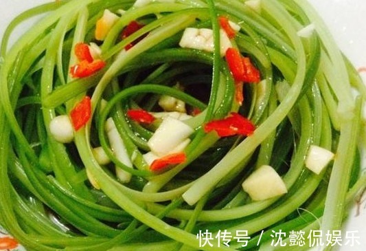 手撕蒜薹|好吃又开胃,脆嫩可口倍儿下饭,几分钟就上桌,孩子爱吃哒美味
