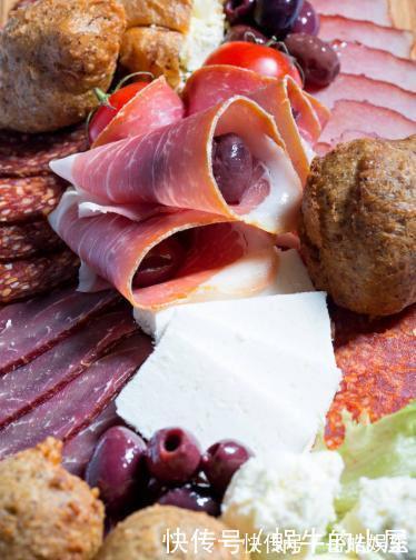 抢救|男孩生吃黄瓜进医院,抢救10天换血7次,背后原因让网友警醒