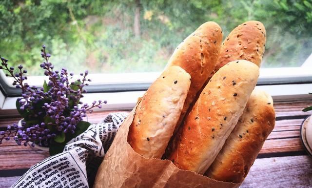 这个面包不一般,好多食材在其中,口口有惊喜,越嚼越香,吃不够