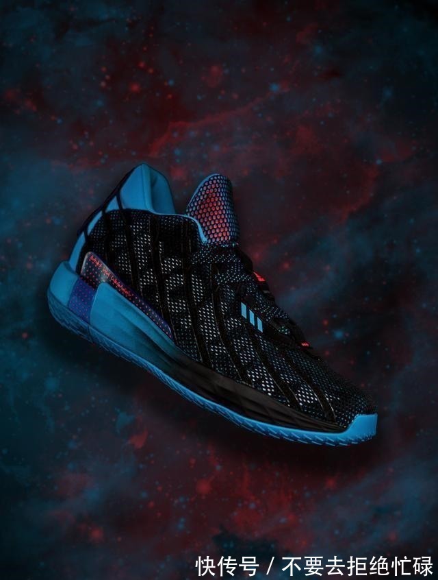 lightstrike 鸳鸯撞色+裸眼3D!上脚这双鞋,谁都忍不住多看两眼