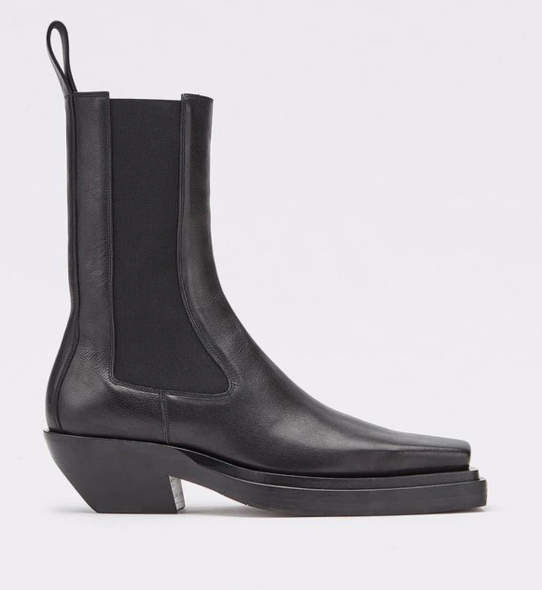 时髦|这个秋冬,让鞋子时髦起来的秘诀竟然是“变方”