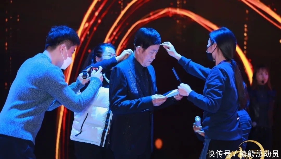 杨雨 带你一起看幕后,《中国诗词大会》点评嘉宾的化妆幕后团队