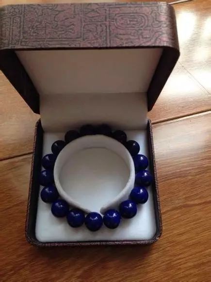 欧泊|下雨天最好别戴这些珠宝！