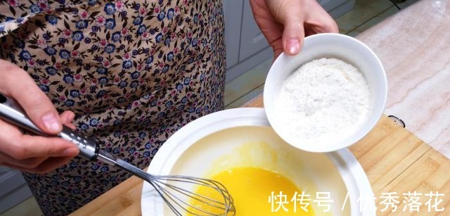 3个鸡蛋1瓶酸奶,不用烤箱不用油,简单一做,孩子吃的香!