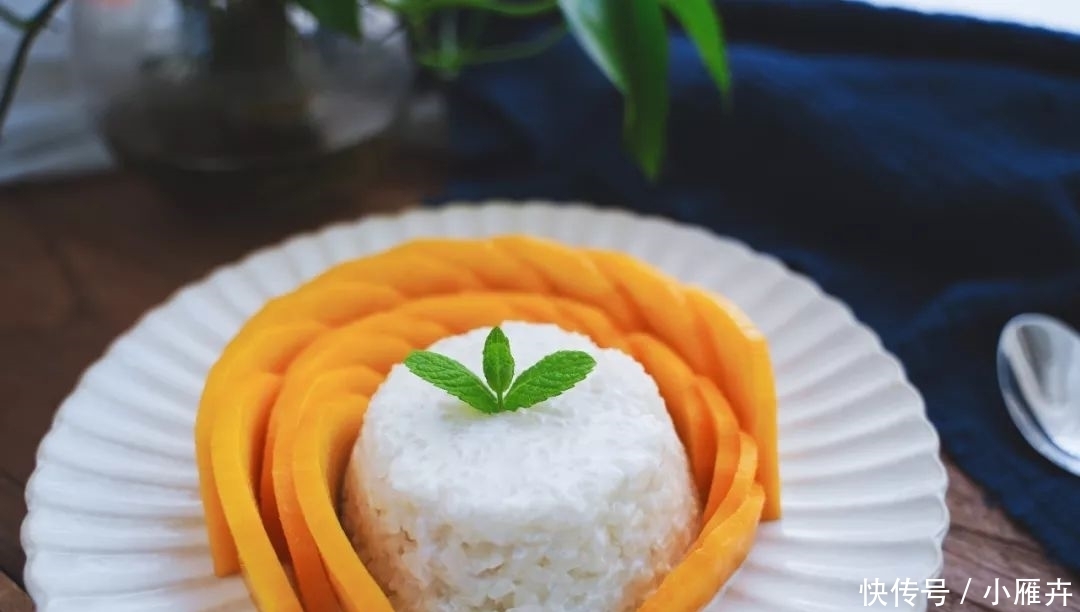  香甜|泰式芒果糯米饭，不用去泰国，在家电饭煲就能做出来！香甜又软糯