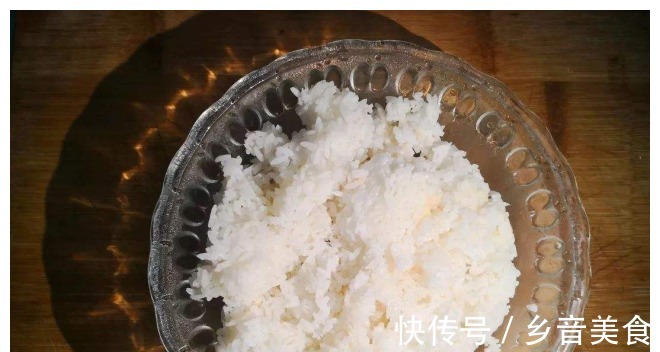 剩饭|婆婆把剩饭和牛肉放锅里，半小时后，酱香浓郁，上桌必被抢光！