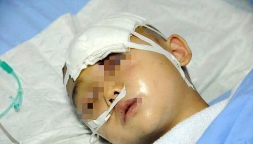 男童|“爸爸,气消了吗”,5岁男童因偷钱被打,却再也起不来了