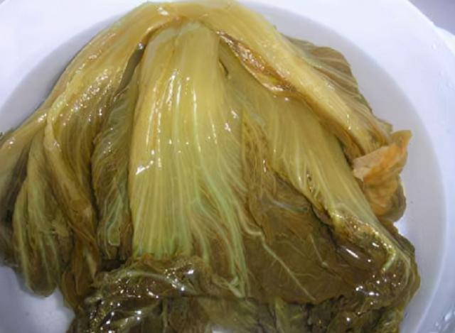 腌酸菜,牢记3要点,腌出的酸菜耐放不发霉,酸爽香脆口感超棒!