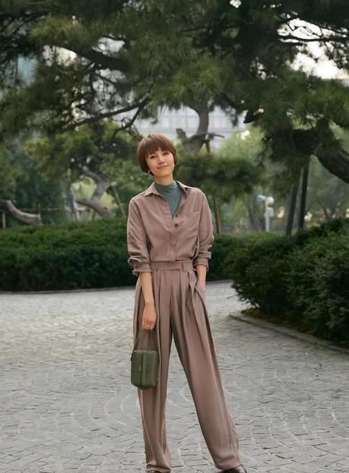 女人48岁以后，最好别穿这5种颜色，邋遢掉档次不说，还显老