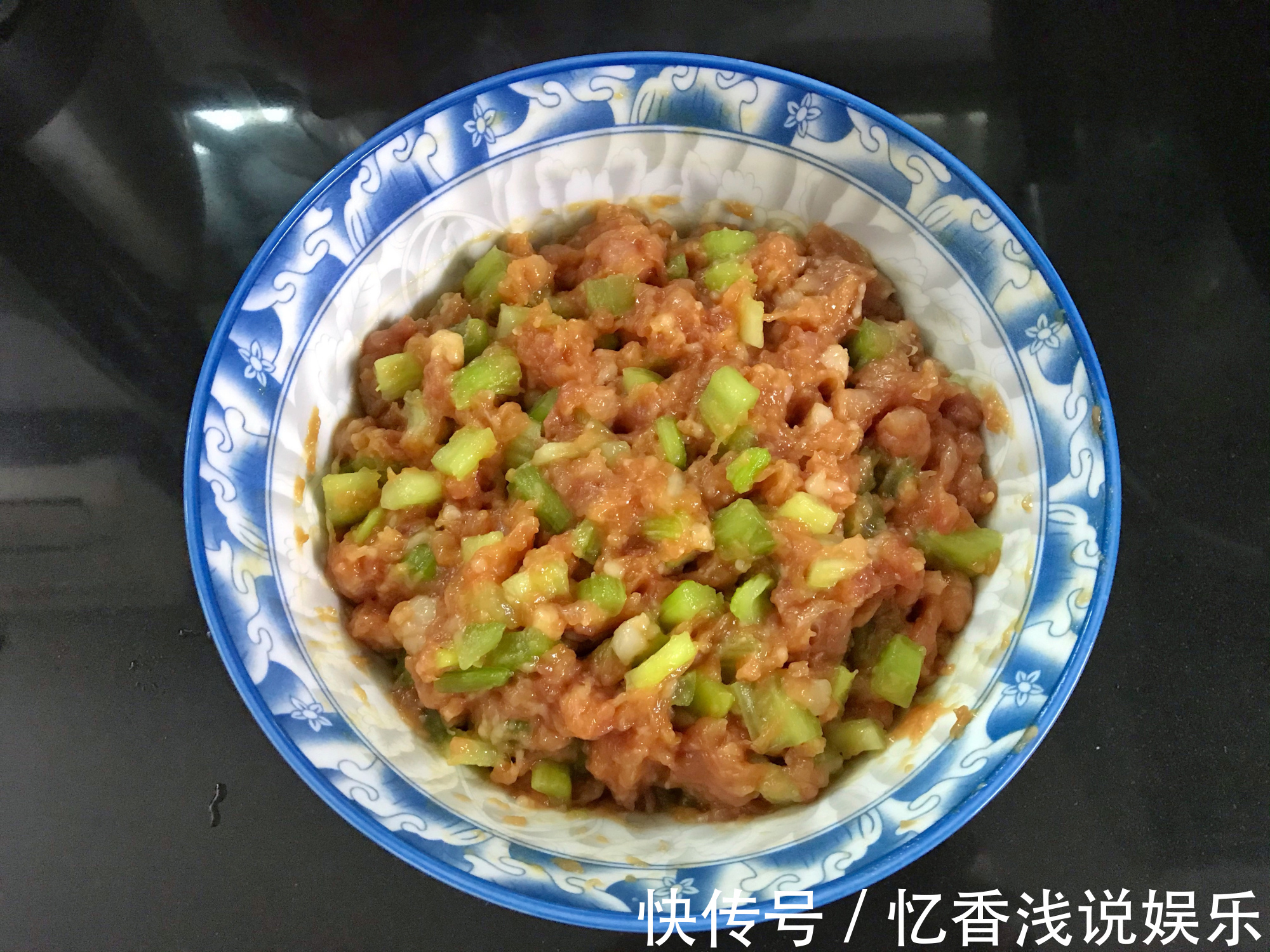 包饺子|夏天多吃此碱性蔬菜,用来包饺子,比韭菜鲜嫩,清香味美不上火