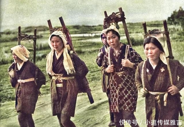 当红|日本上色老照片：当红明星给电台打广告，农村腌萝卜桶堆得很高