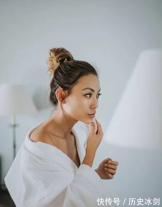 底妆 底妆撑不了几小时就暗沉,是你粉底没选好?