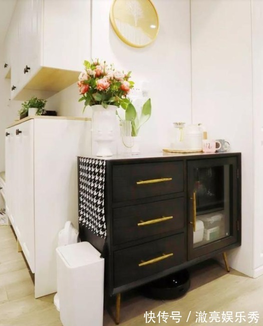 夫妇|90后夫妇58平米的家,全屋都是柜子,每个空间都好喜欢,精致漂亮