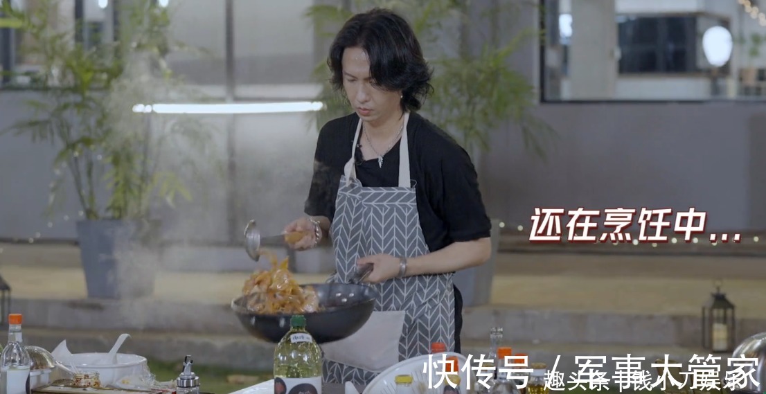 高瀚宇|张淇为什么这么招人喜欢?看他在厨艺大赛中的表现就知道了