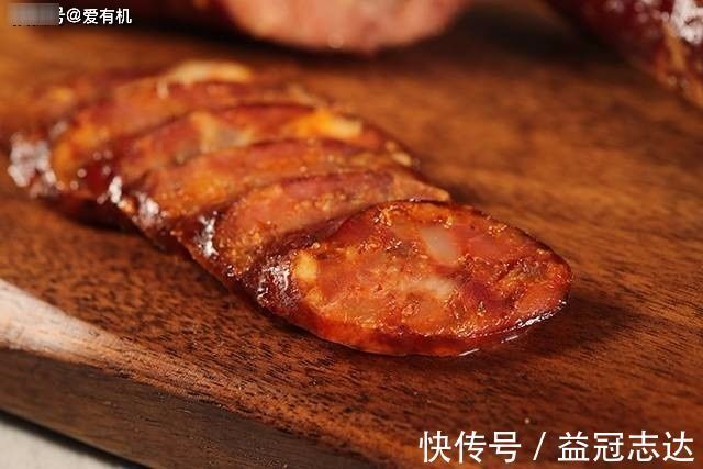 冬天|冬天腊肠怎么做都好吃，吃上一口满嘴香不油腻，是过年必备的美味！