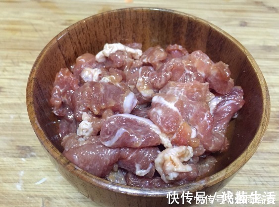黄瓜|炒肉时，腌肉别放这2料，牢记2技巧，更软嫩，肉香满满，还不粘锅