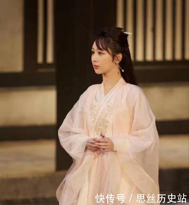 张艺兴|杨紫新综艺军旅题材,与绯闻男友张艺兴合作,还有迷弟王嘉尔