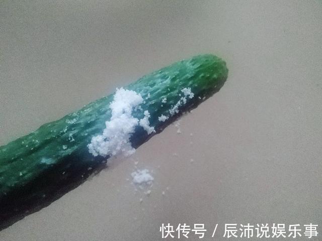 黄瓜汁|它常被人们当垃圾扔掉，搅一搅拌一拌就是解暑菜，清凉爽口