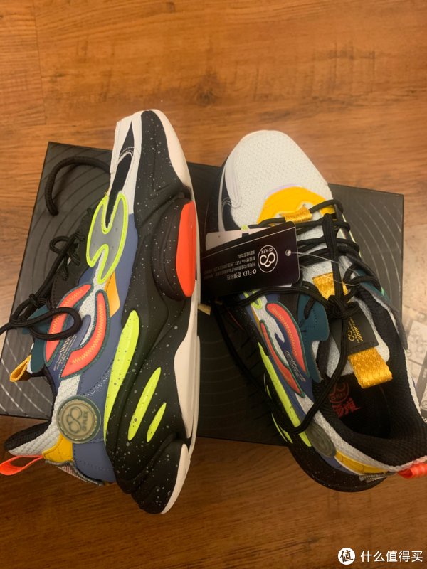 学生时代|鸿星尔克【20周年庆奇弹纪念款】跑鞋运动鞋开箱测评