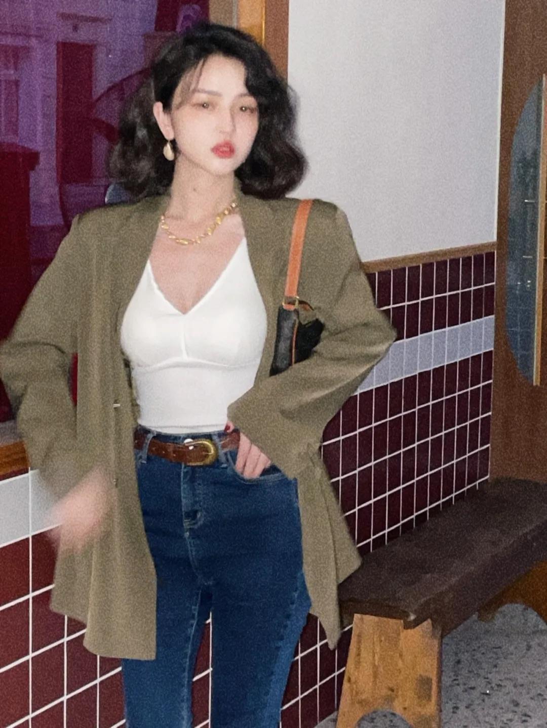 开叉裙|秋天穿搭指南!西装外套+牛仔裤,复古又时髦!