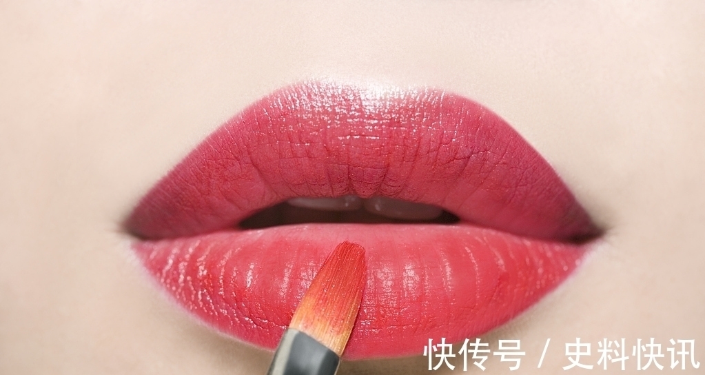 口红 女人涂口红掌握这几点,能让你的口红上色更均匀,气质更迷人!