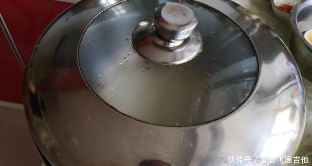 做馒头时,只加酵母是错误的,牢记3个小窍门,馒头香软又好吃