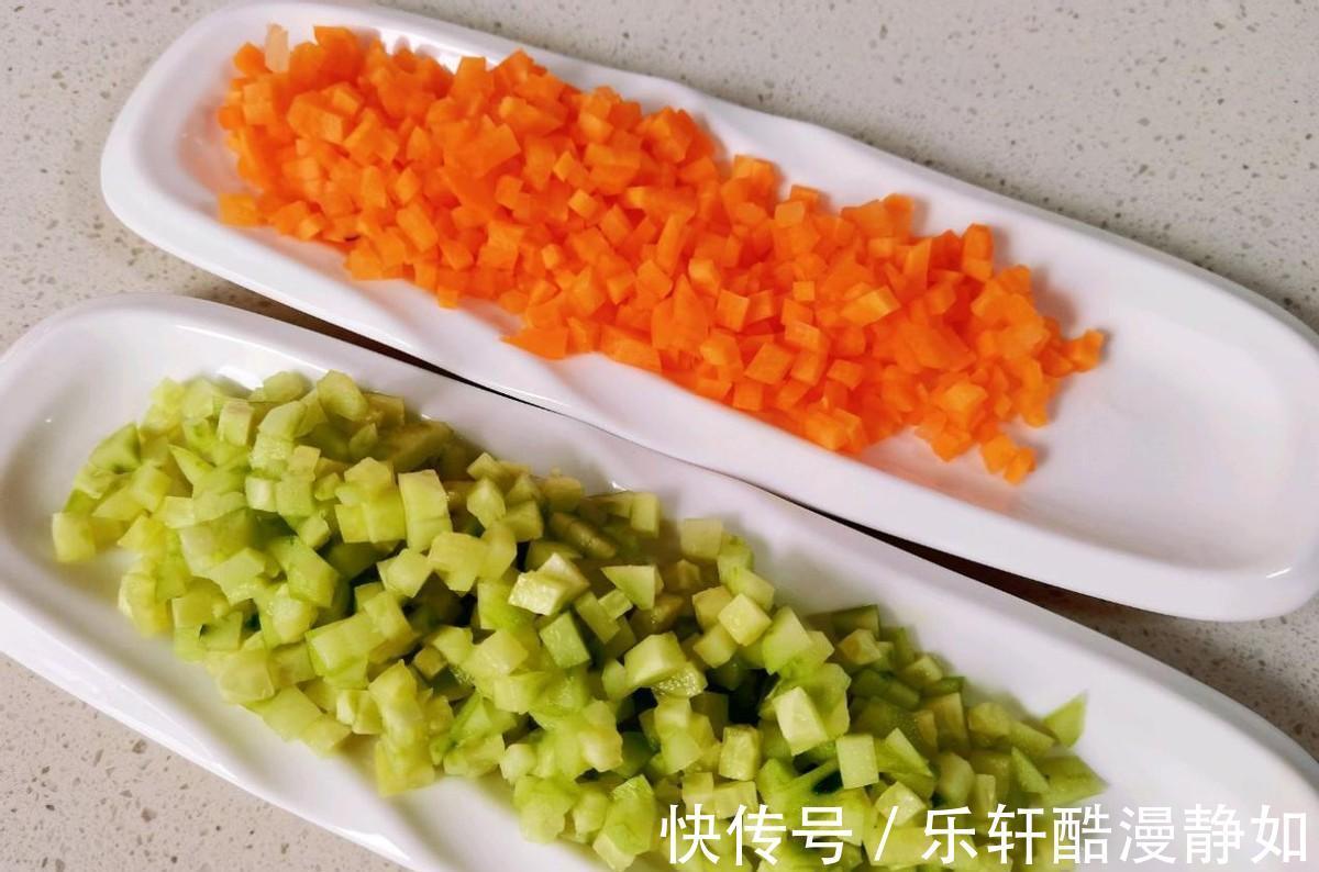 西兰花|十分钟的简单早餐——时蔬炒饭，用料普通操作简单，超美味