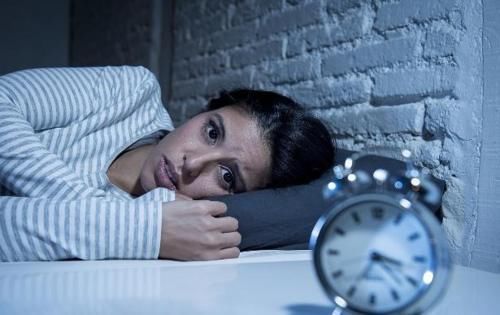 黄花菜|失眠的人,3种蔬菜经常吃,助你改善睡眠质量,一觉到天亮!