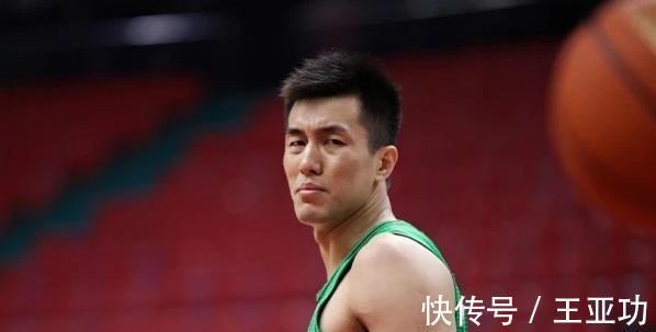 杨鸣|争议!郭艾伦遭驱逐+辽篮连续被吹,杨鸣怒了:给我往死里打