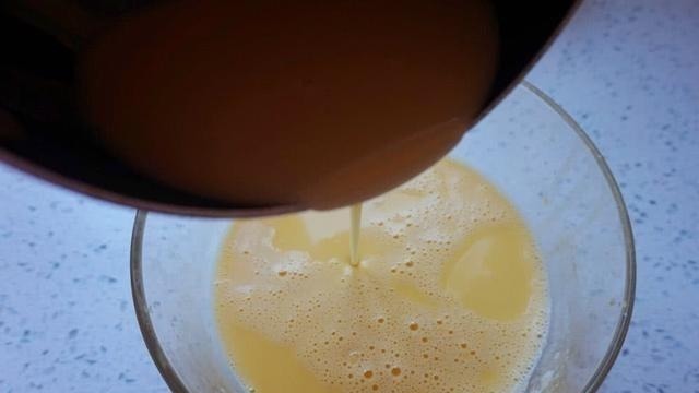 蒸鸡蛋羹,别只知道加温水,滴上几滴“它”,蛋羹细滑无蜂窝