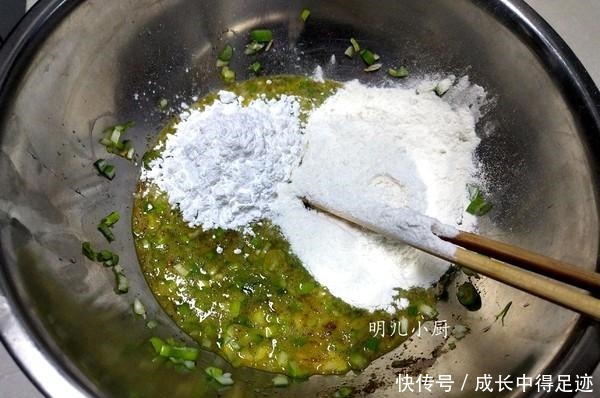 炸蘑菇,不要挂糊直接下锅,多加这一步,色泽金黄,口感香酥脆