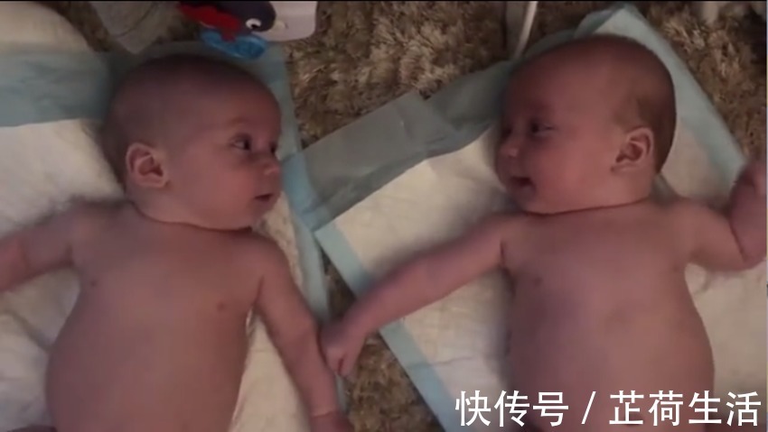 qiu|四个月大的双胞胎宝宝愉快的聊天火了,网友:这交流的真毫无障碍